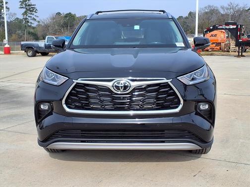 2026 Toyota Highlander Hybrid Platinum