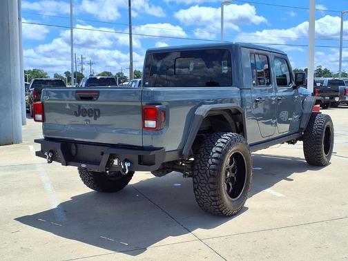 Anvil Clearcoat 2025 Jeep Gladiator Nighthawk