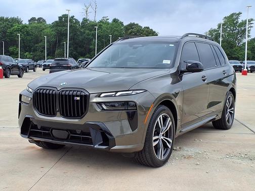 Manhattan Green Metallic 2024 BMW X7 M60i