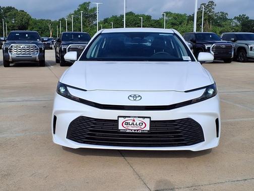 Ice Cap 2026 Toyota Camry LE