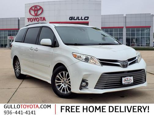 2020 Toyota Sienna XLE