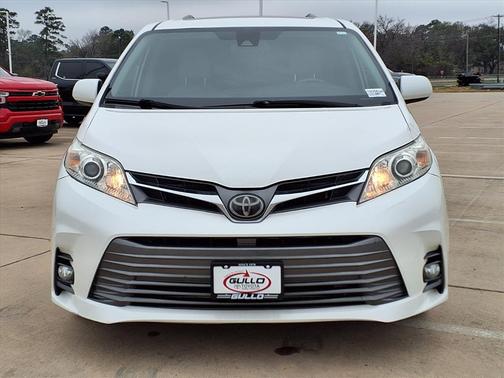 2020 Toyota Sienna XLE