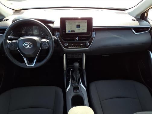 2025 Toyota Corolla Cross LE