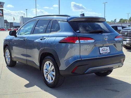 2025 Toyota Corolla Cross LE