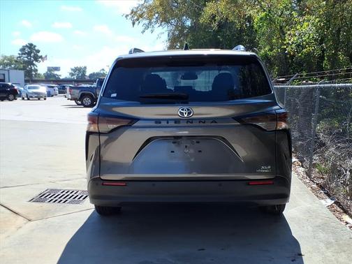 2023 Toyota Sienna XLE