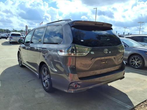 2015 Toyota Sienna SE