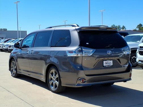 2015 Toyota Sienna SE