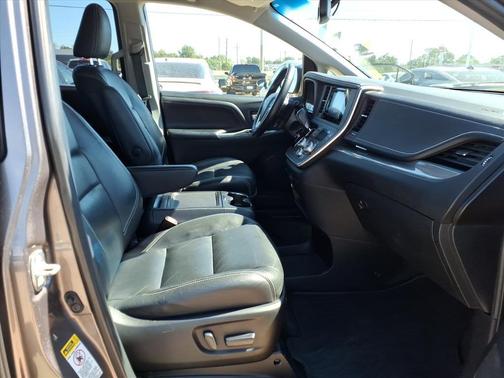 2015 Toyota Sienna SE