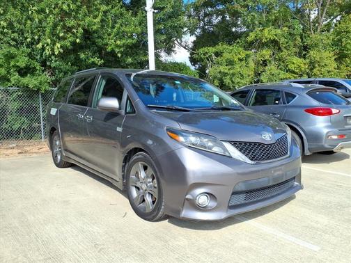 2015 Toyota Sienna SE