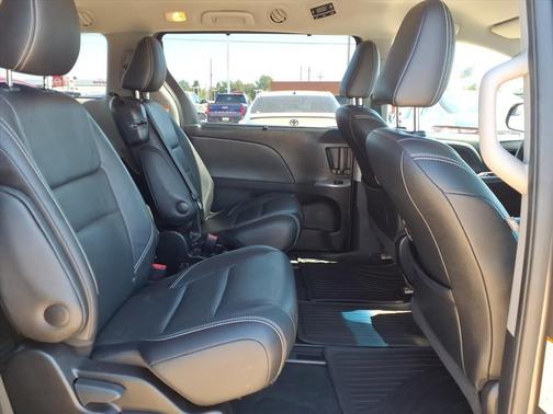 2015 Toyota Sienna SE