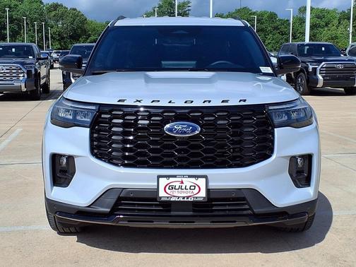 Space White Metallic 2026 Ford Explorer ST-Line
