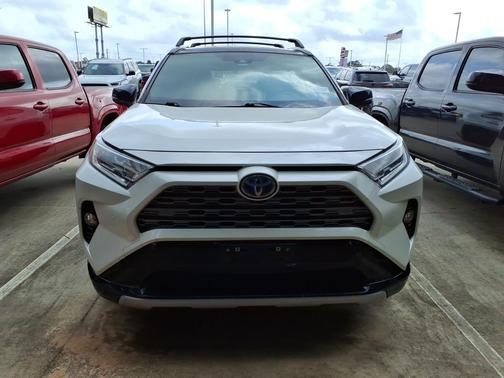 Blizzard Pearl/Midnight Black Metallic 2021 Toyota RAV4 Hybrid SE