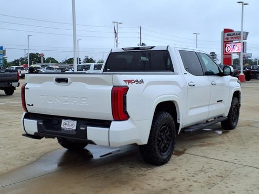 Ice Cap 2023 Toyota Tundra SR5