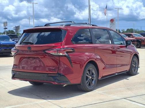 2025 Toyota Sienna XSE 7 Passenger