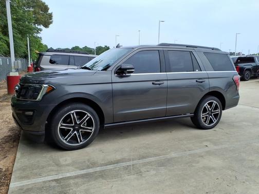 Magnetic Metallic 2019 Ford Expedition Limited