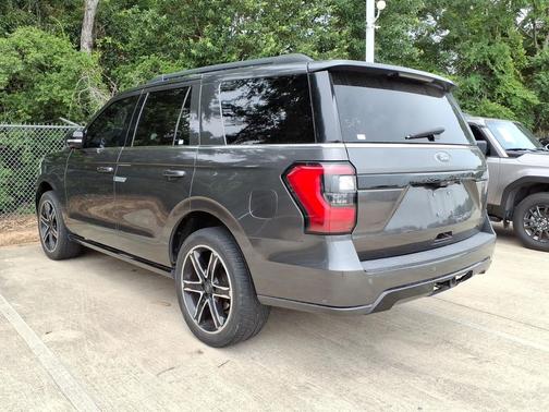 Magnetic Metallic 2019 Ford Expedition Limited