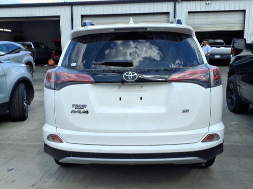 2017 Toyota RAV4 SE