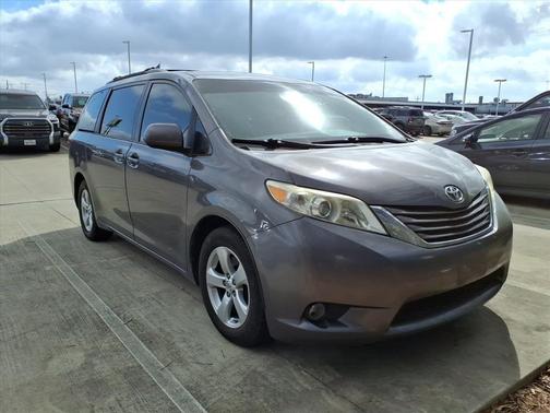 2015 Toyota Sienna LE
