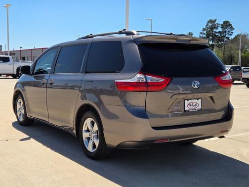 2015 Toyota Sienna LE