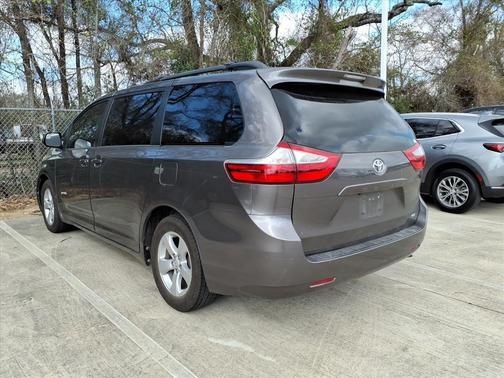 2015 Toyota Sienna LE