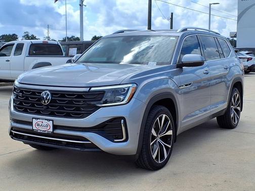 Silver Mist Metallic 2024 Volkswagen Atlas 2.0T SEL Premium R-Line 4MOTION