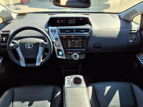 2017 Toyota Prius v Five