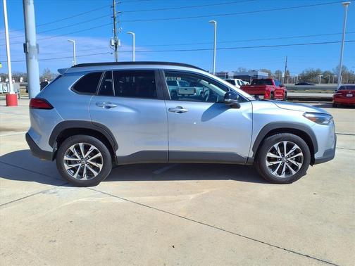 2025 Toyota Corolla Cross XLE