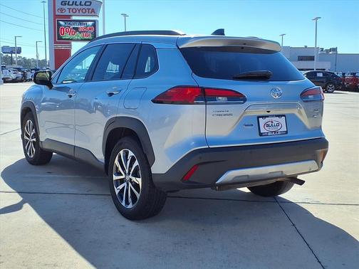 2025 Toyota Corolla Cross XLE