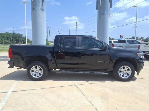 Black 2022 Chevrolet Colorado LT