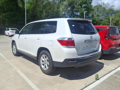 2013 Toyota Highlander SE