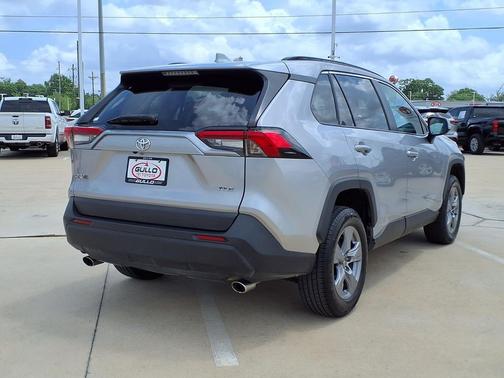 Silver Sky Metallic 2022 Toyota RAV4 XLE