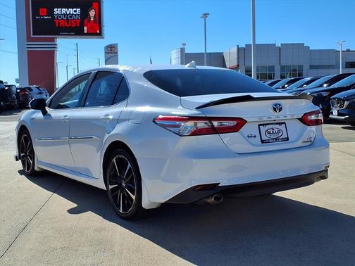 2019 Toyota Camry Hybrid LE