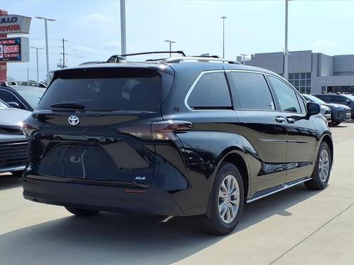 2025 Toyota Sienna XLE