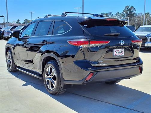 2023 Toyota Highlander Hybrid XLE
