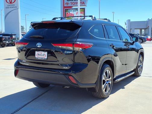 2023 Toyota Highlander Hybrid XLE