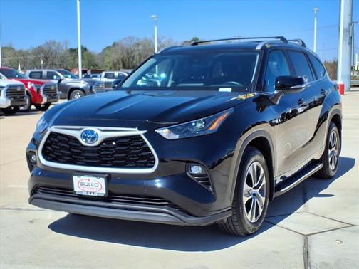 2023 Toyota Highlander Hybrid XLE