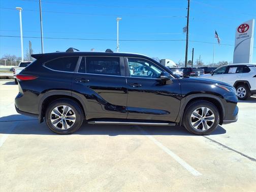 2023 Toyota Highlander Hybrid XLE