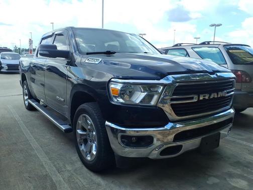 Diamond Black Crystal Pearlcoat 2021 RAM 1500 Big Horn/Lone Star