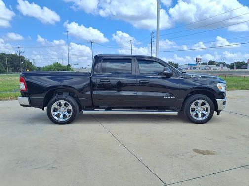Diamond Black Crystal Pearlcoat 2021 RAM 1500 Big Horn/Lone Star