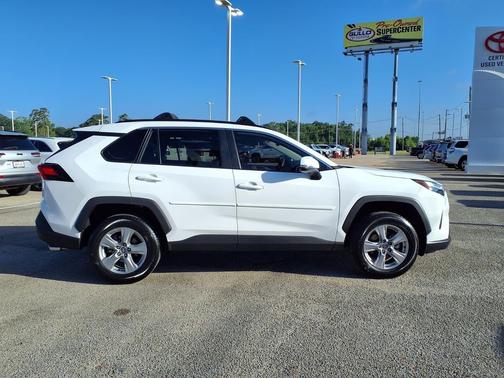 Ice Cap 2025 Toyota RAV4 XLE
