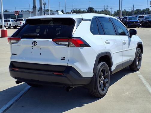2025 Toyota RAV4 LE
