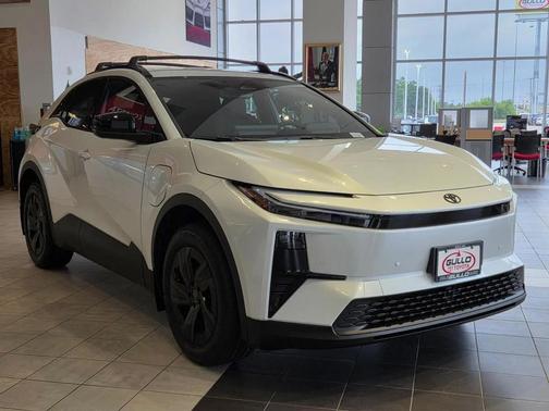 White 2026 Toyota C-HR SE