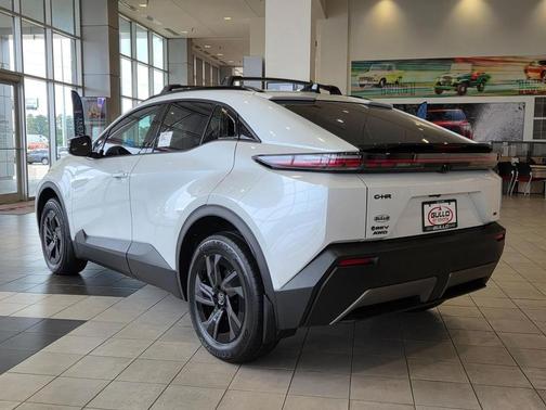 White 2026 Toyota C-HR SE