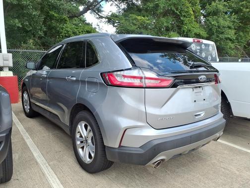 Iconic Silver Metallic 2020 Ford Edge SEL