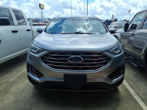Iconic Silver Metallic 2020 Ford Edge SEL