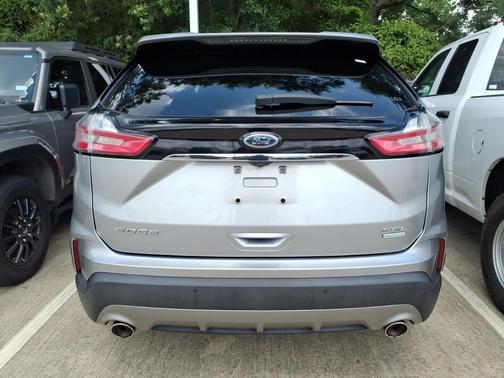 Iconic Silver Metallic 2020 Ford Edge SEL