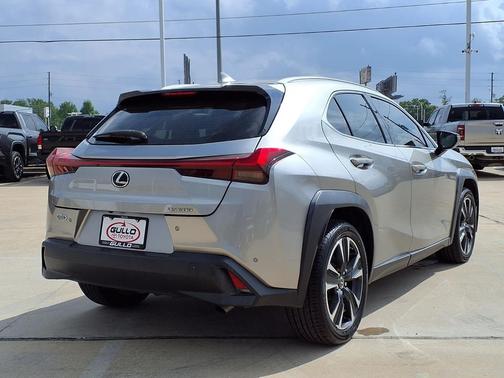 Atomic Silver 2020 Lexus UX 200 Base