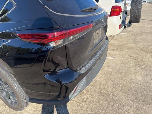 2022 Toyota Highlander L