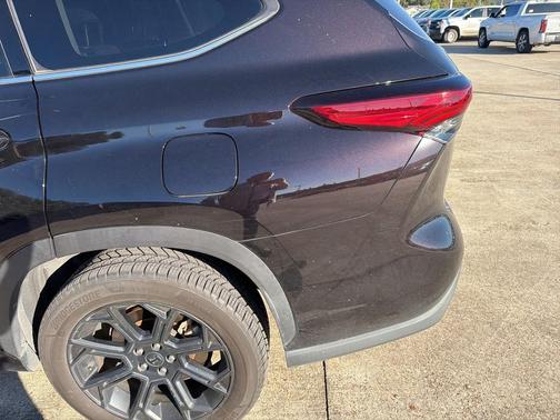 2022 Toyota Highlander L