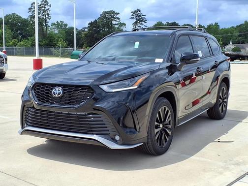 Black 2026 Toyota Highlander XSE